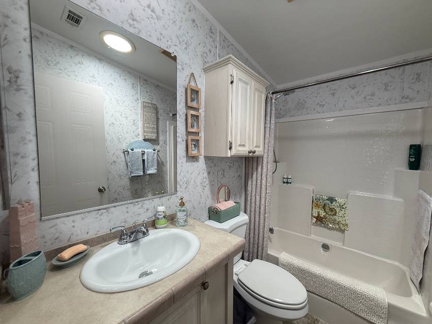 17 West Road a Palmetto, FL Mobile or Manufactured Home for Sale